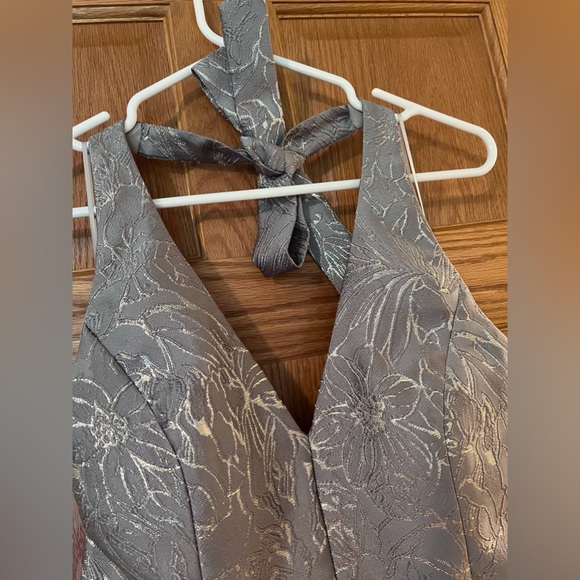 Halston Hi-Low Silver Dress / Mother or Bride/Groom Size 6 - Picture 4 of 12